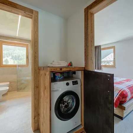 Wood House In - Out Mt 10 - Happy